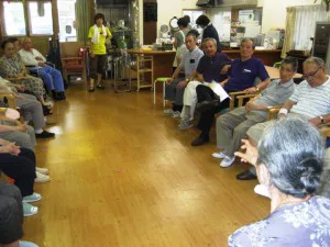 紙飛行機 飛ばしゲーム デイサービス伸陽ブログ 名古屋市デイサービス